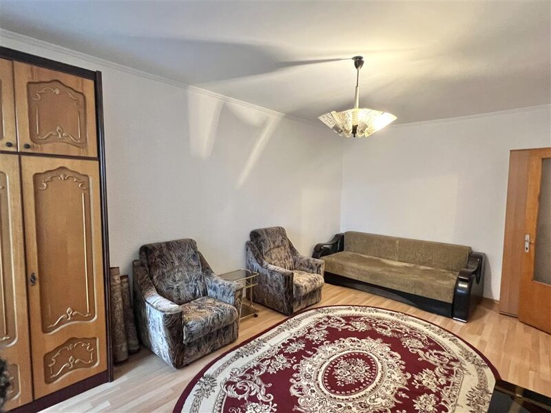 Nicolae Grigorescu, garsoniera 3 minute metrou, bloc mixt.