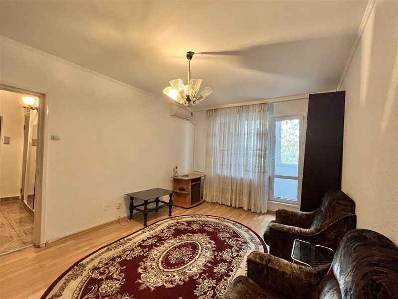 Nicolae Grigorescu, garsoniera 3 minute metrou, bloc mixt.