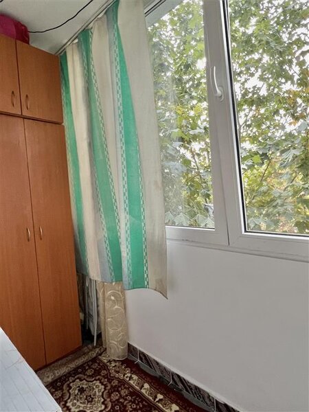 Nicolae Grigorescu, garsoniera 3 minute metrou, bloc mixt.