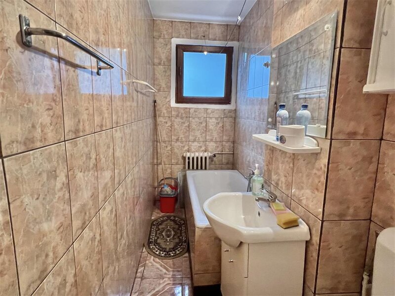 Nicolae Grigorescu, garsoniera 3 minute metrou, bloc mixt.